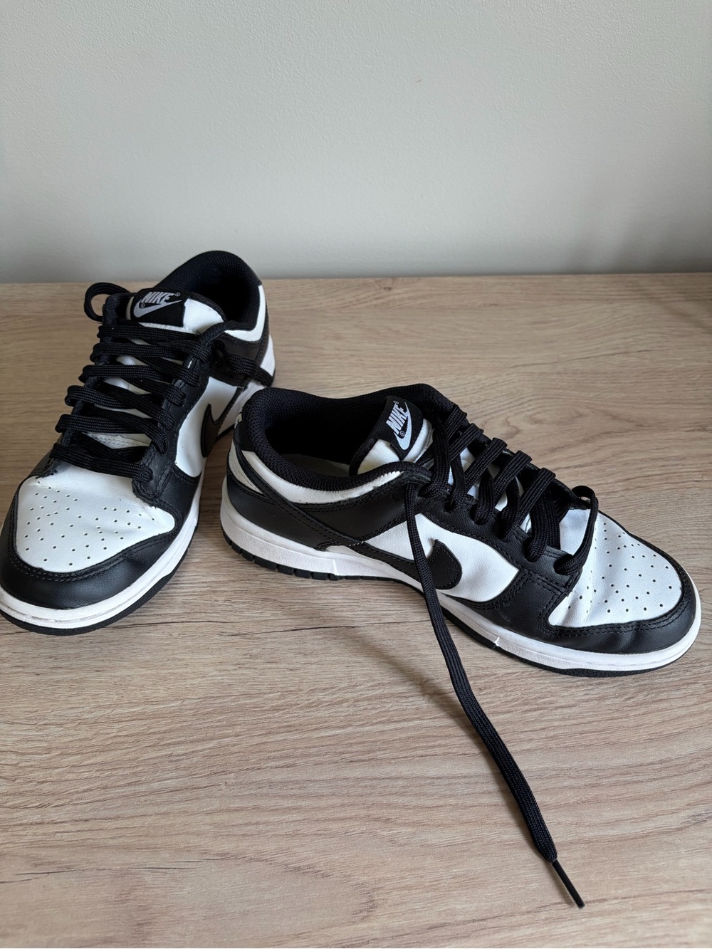 Women’s Nike Dunk Low 'Black White' – Size US 7.5 W - Picture 3 of 3